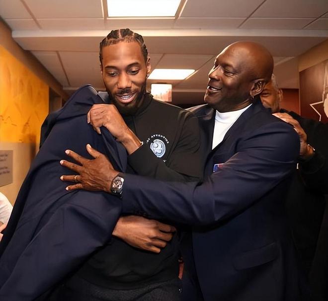 NBA战报：狄龙25分，詹姆斯23分，太阳132-108湖人（太阳132-108击败湖人：狄龙25分，詹姆斯23分）