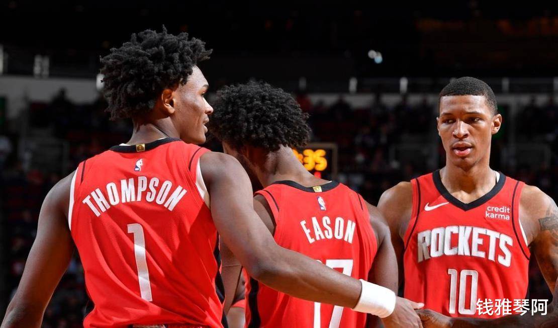 凯尔特人本赛季进攻效率升至第二，连续四个赛季进攻都在前二（凯尔特人本季进攻效率位居第二，进攻端已连续四季稳居前二）