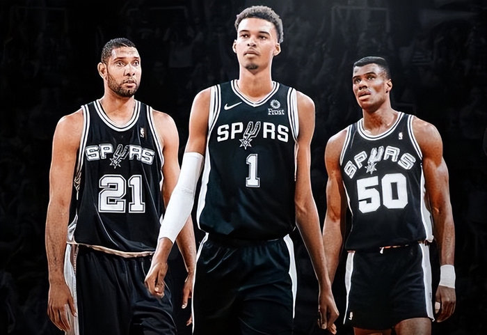 尹鸿博：明天是我生涯最后一场中超，因伤不得不做出退役选择（尹鸿博宣布因伤退役：明日将出战生涯最后一场中超）