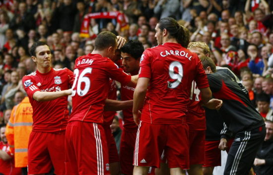 个人秀！杰伦威抢断反击面对空篮暴扣得分（杰伦威抢断一条龙无人防守暴扣得分）