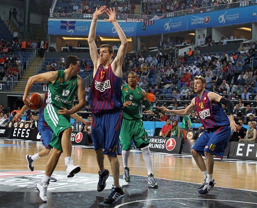 葡超半场：阿格霍瓦点射破门，波尔图暂1-0阿马多拉之星（葡超半场战报：阿格霍瓦点球命中，波尔图暂以1-0领先阿马多拉之星）