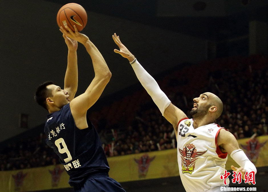 即便是詹姆斯老了，也是湖人队的非卖品，人气及品牌效益太高了（纵然詹姆斯老去，湖人仍绝不交易：人气与品牌价值无可替代）