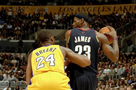 赛季最佳一战！小佩顿替补贡献19分11板（赛季最强表现！小佩顿替补轰下19分11篮板）