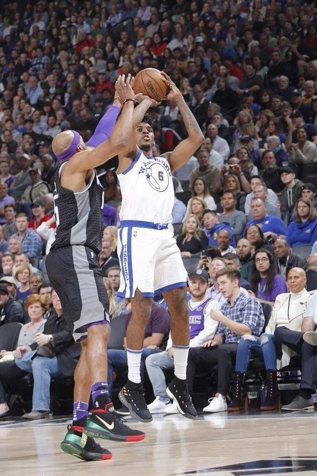 英联杯半场：双方破门乏术，卡迪夫城暂0-0切尔西（英联杯半场战报：卡迪夫城与切尔西互交白卷，比分暂时0-0）