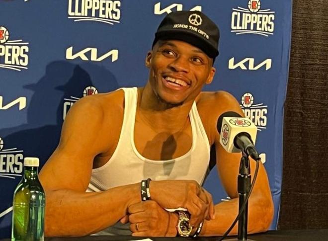 半场战报：西海岸1-0亚泰，陈柏良助攻里切利头球破僵（半场西海岸1-0亚泰：陈柏良助攻里切利头球先拔头筹）