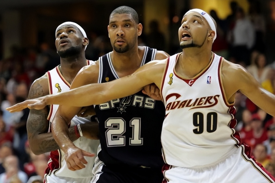 什么情况？西海岸男女足分别被处以转会禁令，但FIFA网站又说只适用于女足（疑云四起：西海岸男女足被禁转会，FIFA官网却称仅限女足）