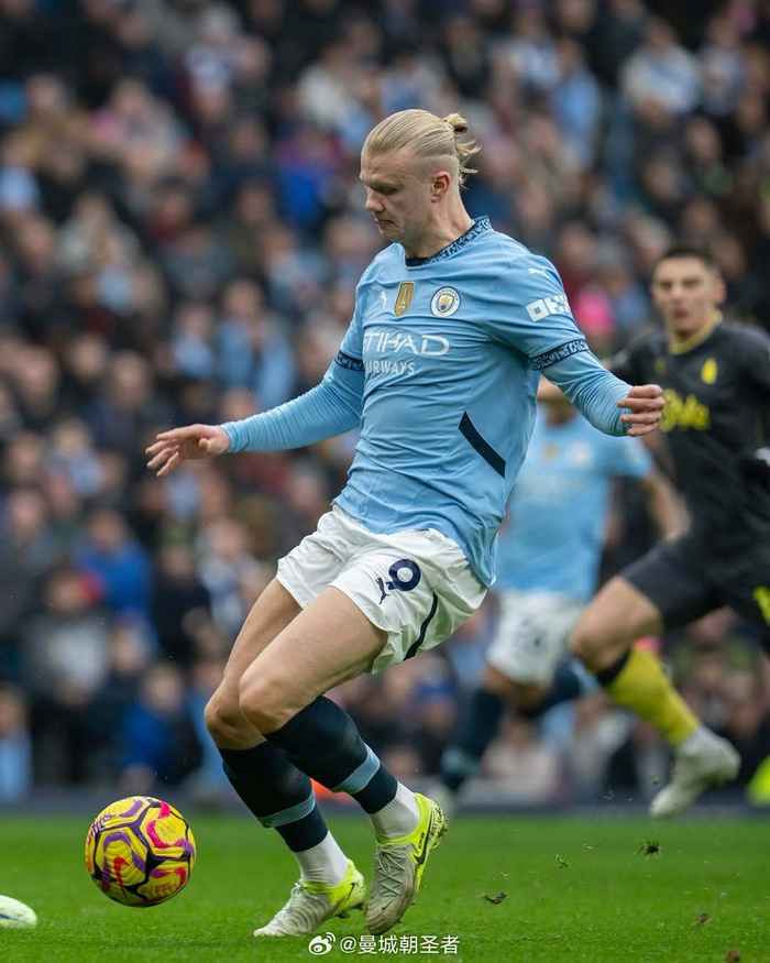 就是双标欺负你！8失误被他表扬，转头就批评小杨，斯普利特不装了（赤裸裸的双标！8次失误被夸，小杨却遭批评，斯普利特不再装了）