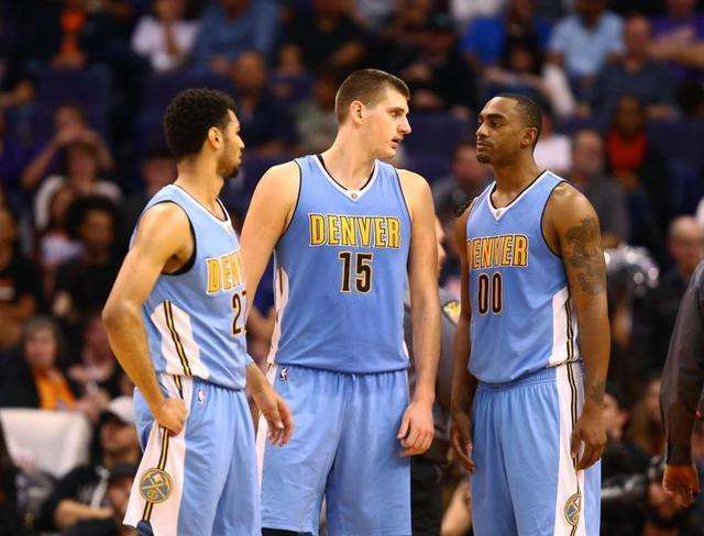 米体：虽然DV9经历肌肉疲劳，但斯帅仍会让他首发踢佛罗伦萨（米体：DV9出现肌肉疲劳，斯帅仍将安排其对阵佛罗伦萨首发）