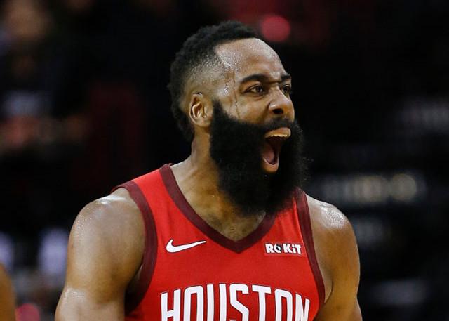 阿姆拉巴特：安东尼不该吃红牌，他并非故意踢对方面部（阿姆拉巴特为安东尼鸣不平：踢中对方面部非故意，红牌判罚不当）