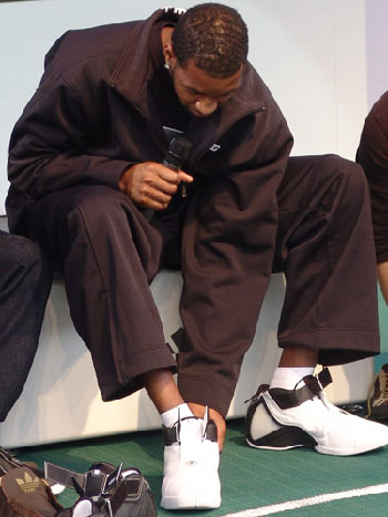 篮球鞋榜单：年度最值得购买的十双（年度十款最值得入手的篮球鞋榜单）