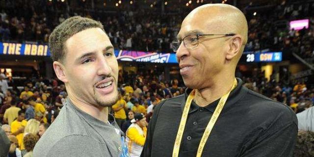 德转7月球员页面浏览量榜：奥斯梅恩第一，拉什福德在列（德转公布7月球员页面热度榜：奥斯梅恩居首，拉什福德上榜）