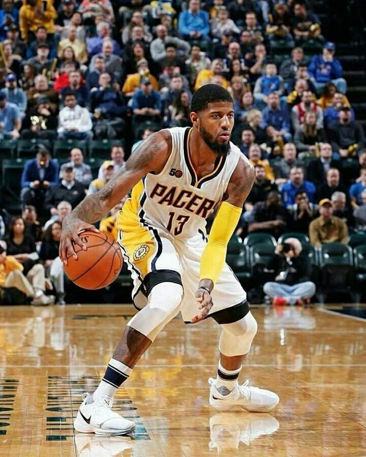 BBC：芝加哥火焰与莱万就转会展开积极谈判，球员愿意加盟（据BBC报道，芝加哥火焰与莱万就转会深入洽谈，球员倾向加盟）